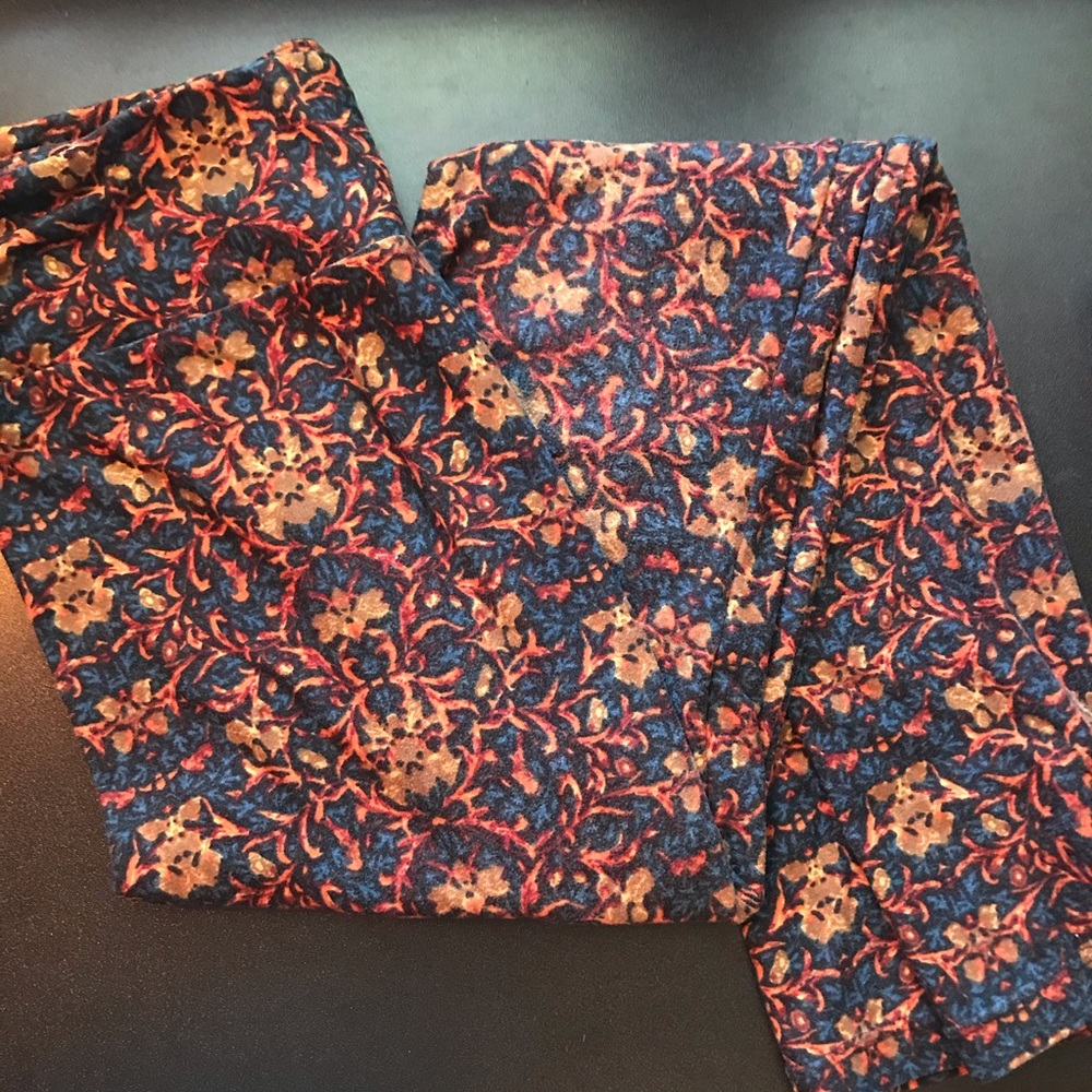 LuLaRoe Leggings OS Soft Elastic Floral Tribal
